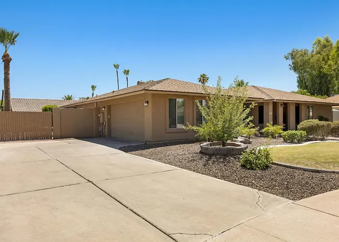 Luxe 4 Bdrm W Backyard Oasis Scottsdale